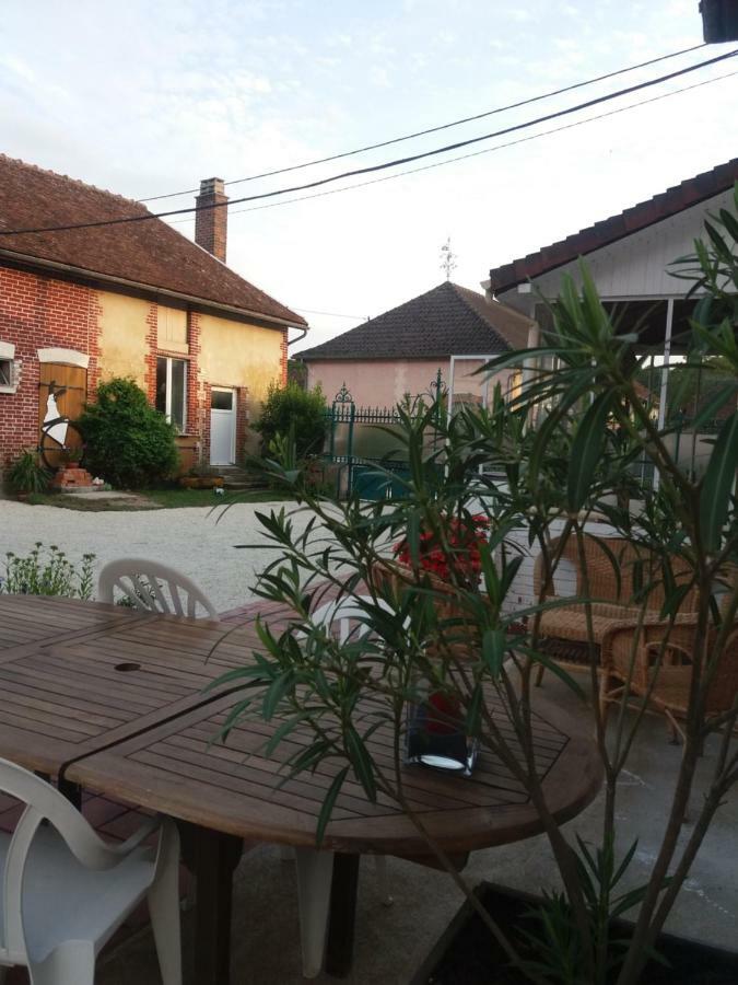 Campagn'Arts Bed & Breakfast Villechétif Exterior foto